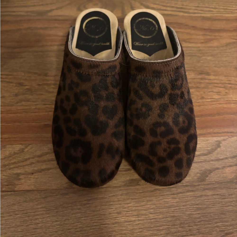 No. 6 Old School Clog